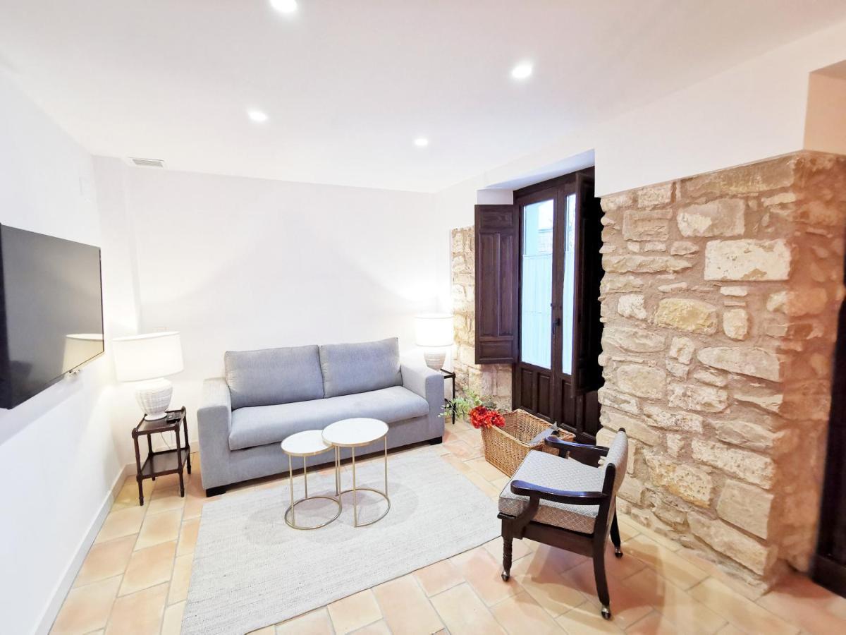Apartamentos Tres Llaves Palacio De Vela De Los Cobos Úbeda Exterior foto